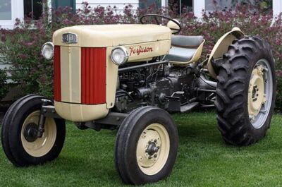 Antique Tractor Restoration | Lavy Enterprises